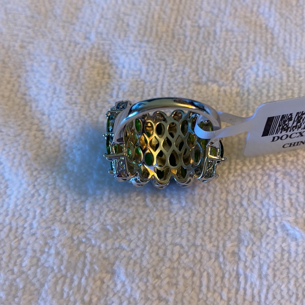 Green Ring - Picture 3 of 6